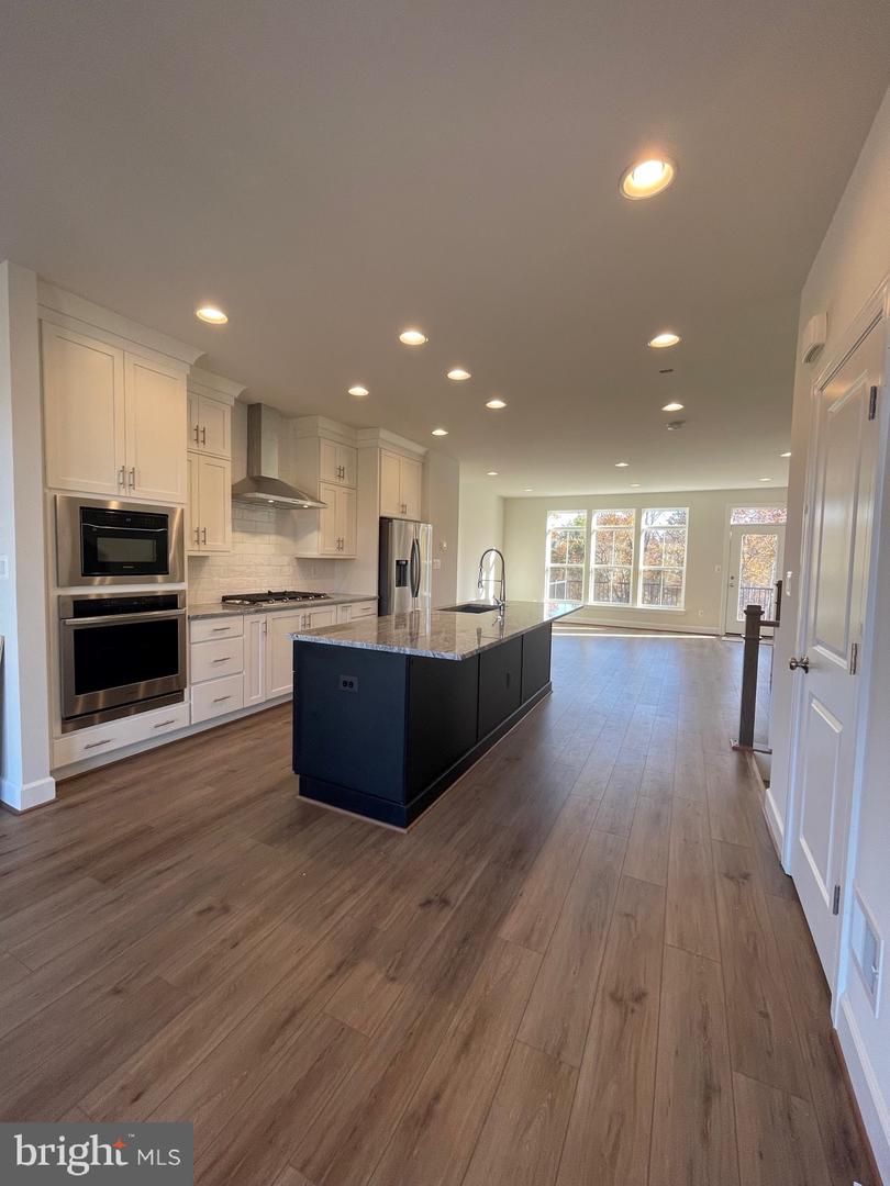 5215 Ridgeview Retreat DRIVE