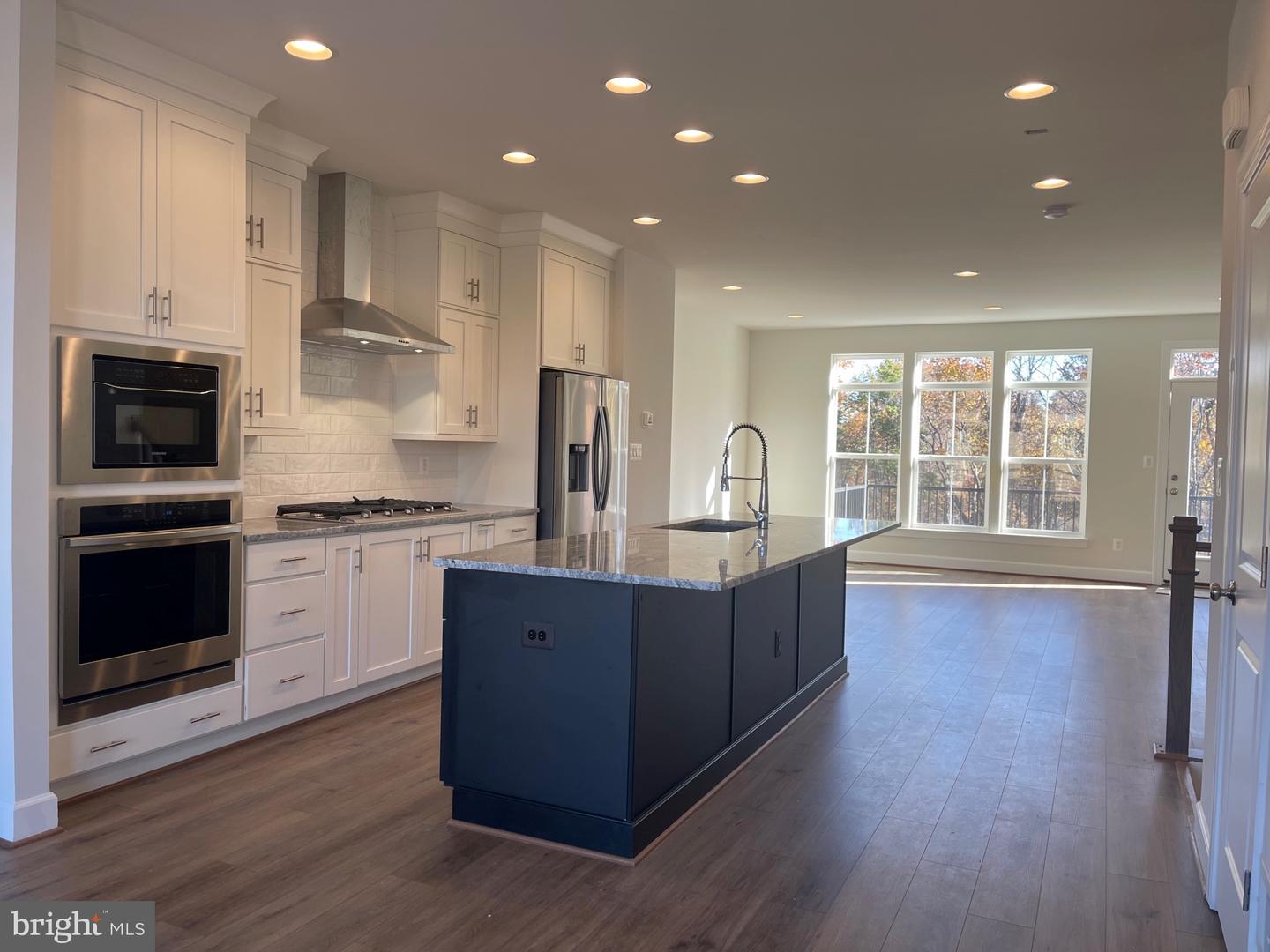 5215 Ridgeview Retreat DRIVE