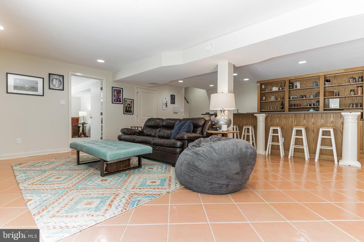 3133 Valley LANE