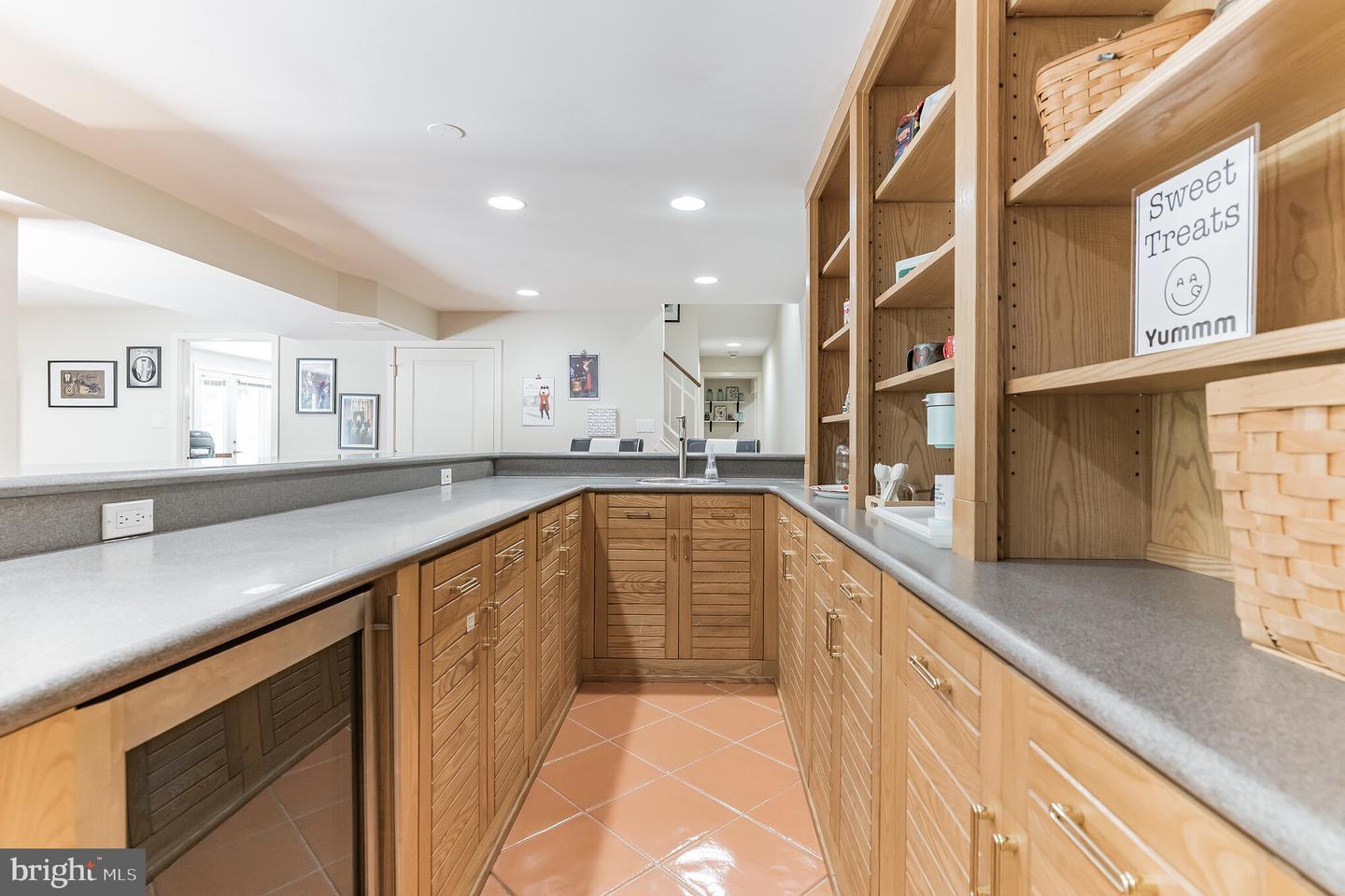 3133 Valley LANE