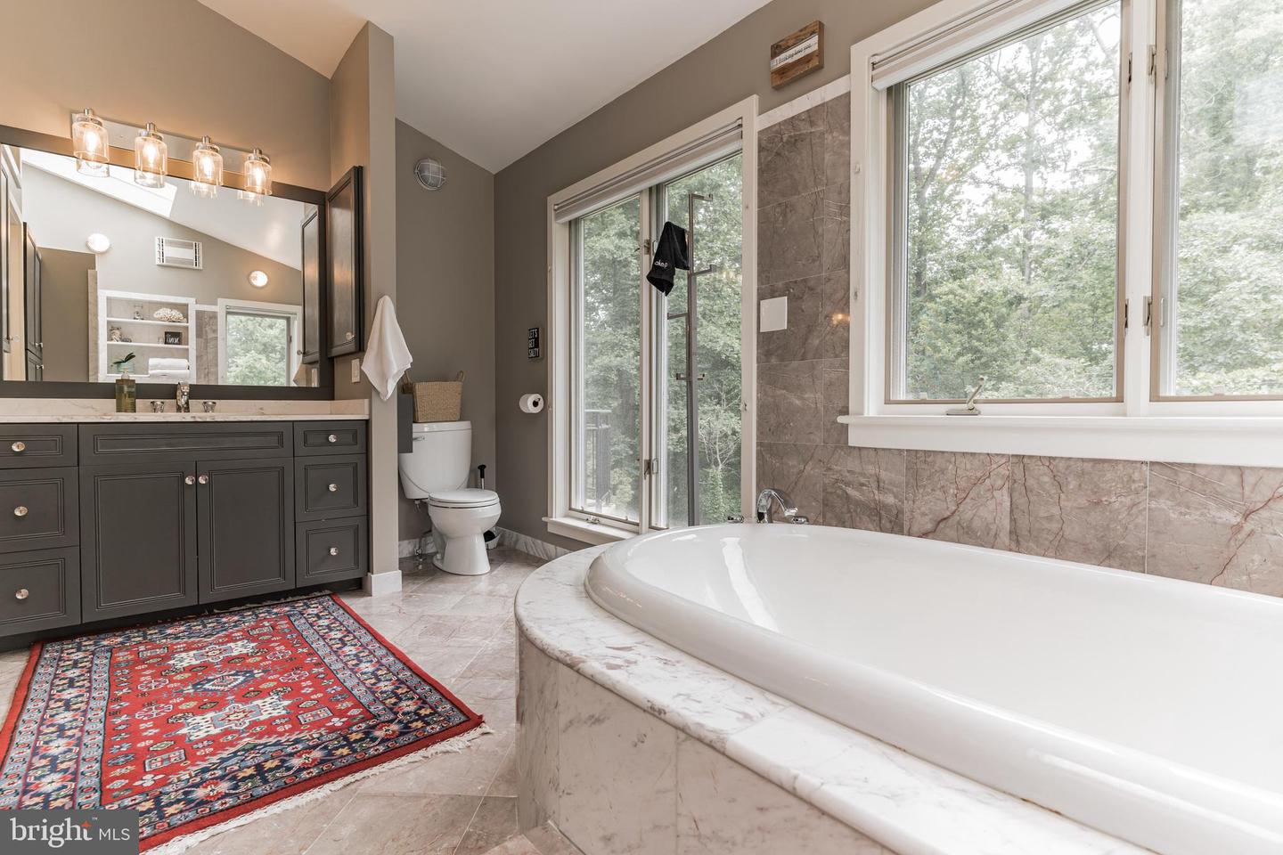 3133 Valley LANE