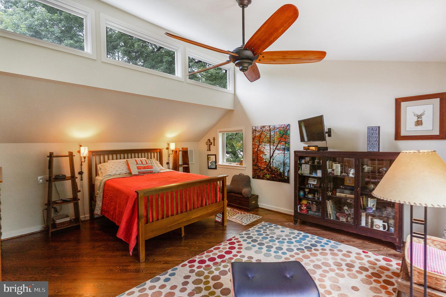 3133 Valley LANE