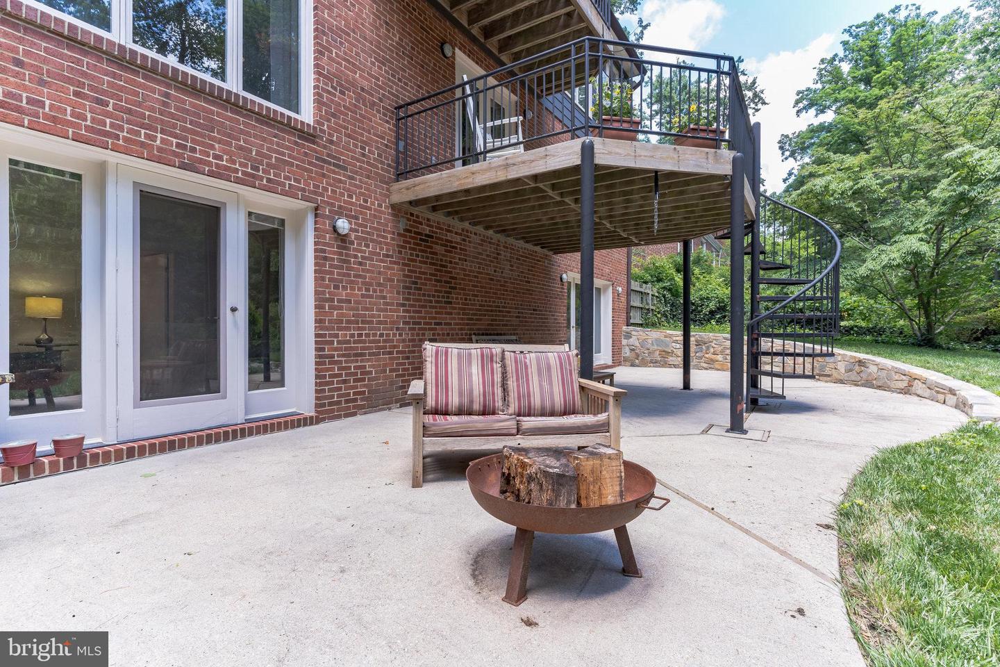 3133 Valley LANE
