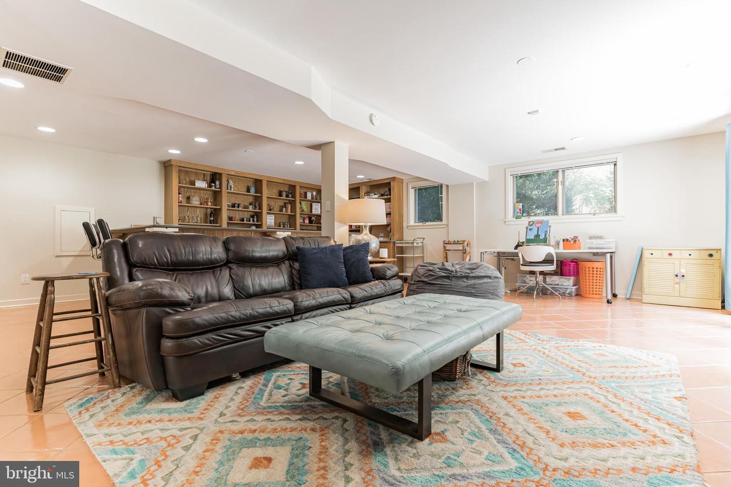 3133 Valley LANE