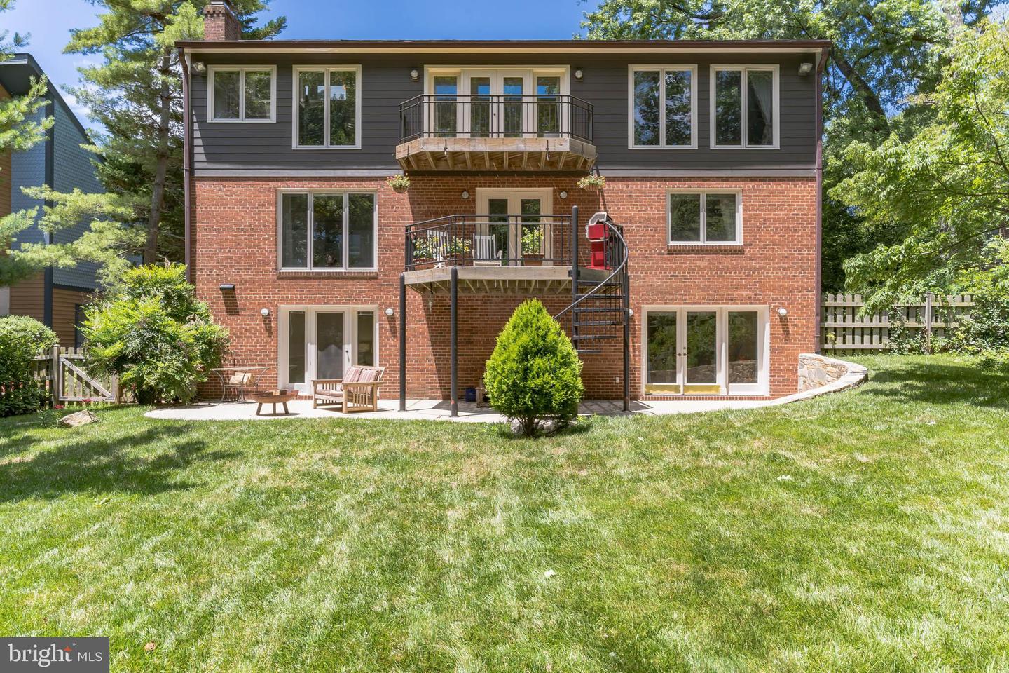 3133 Valley LANE