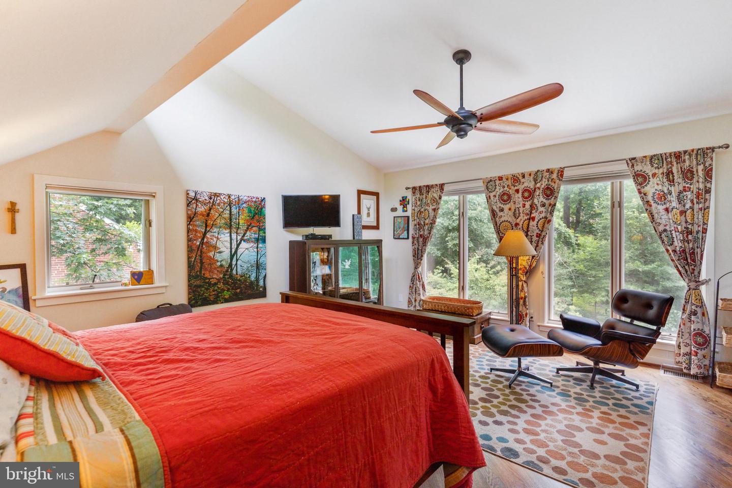 3133 Valley LANE