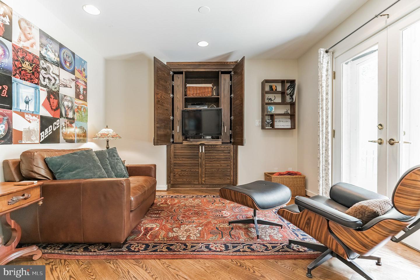 3133 Valley LANE