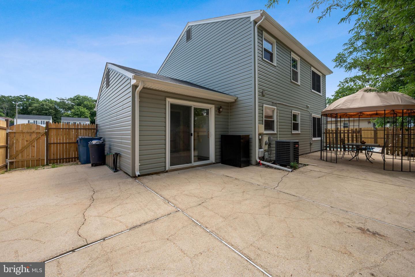 7206 Beverly Park DRIVE