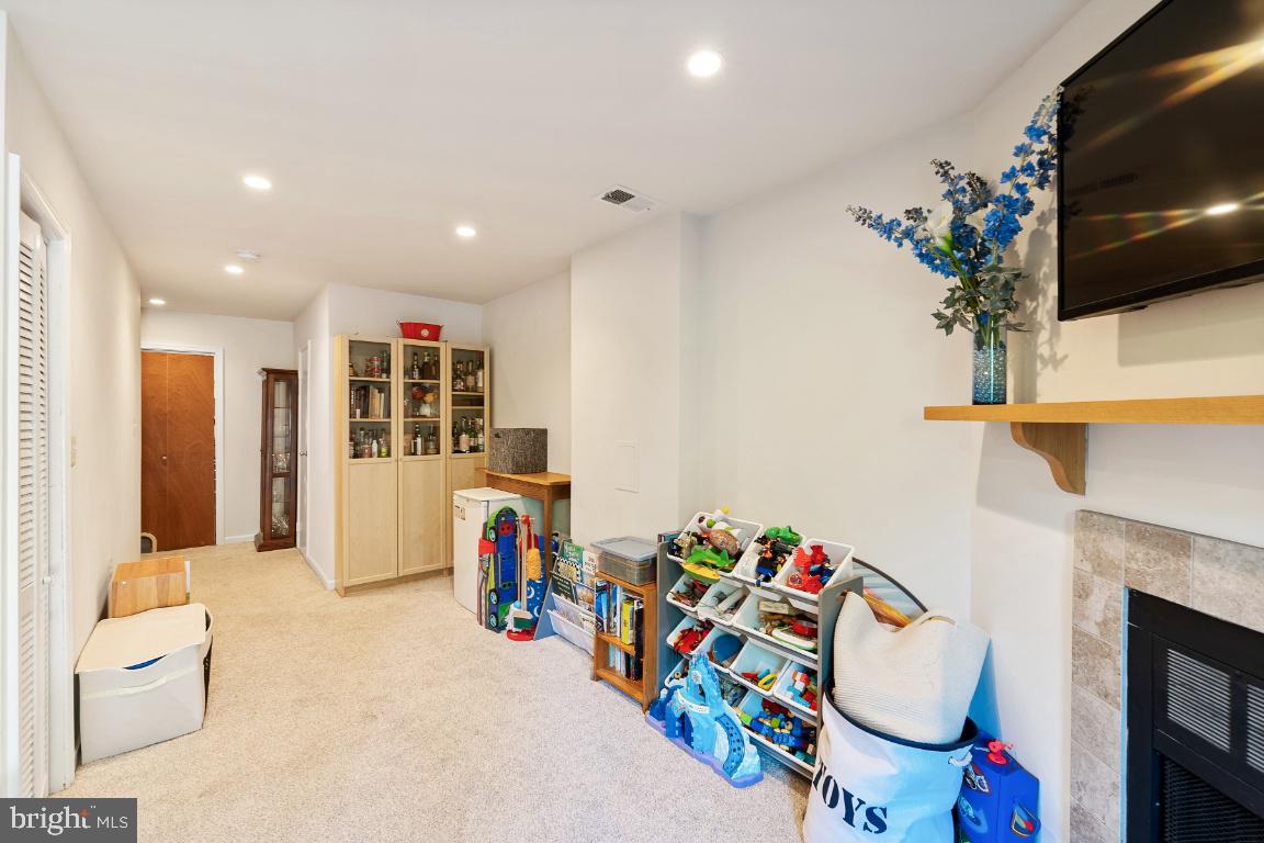 4243 Moselle DRIVE