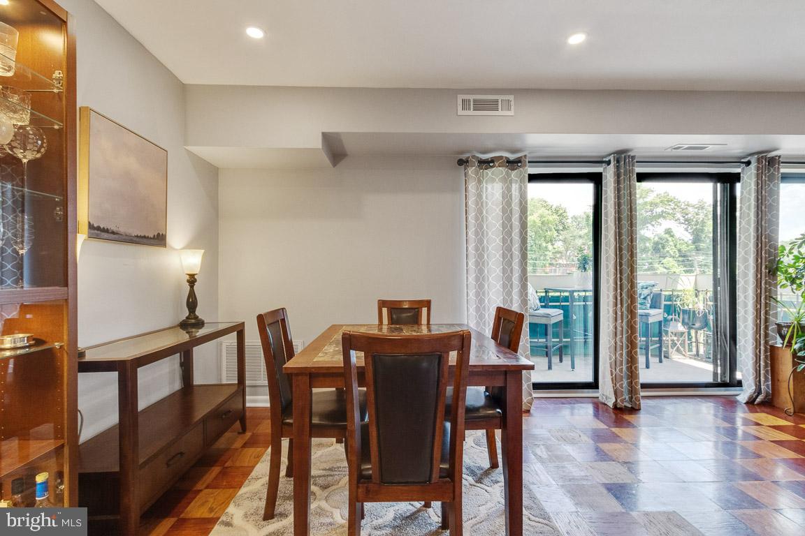 6137 Leesburg PIKE Unit: 604