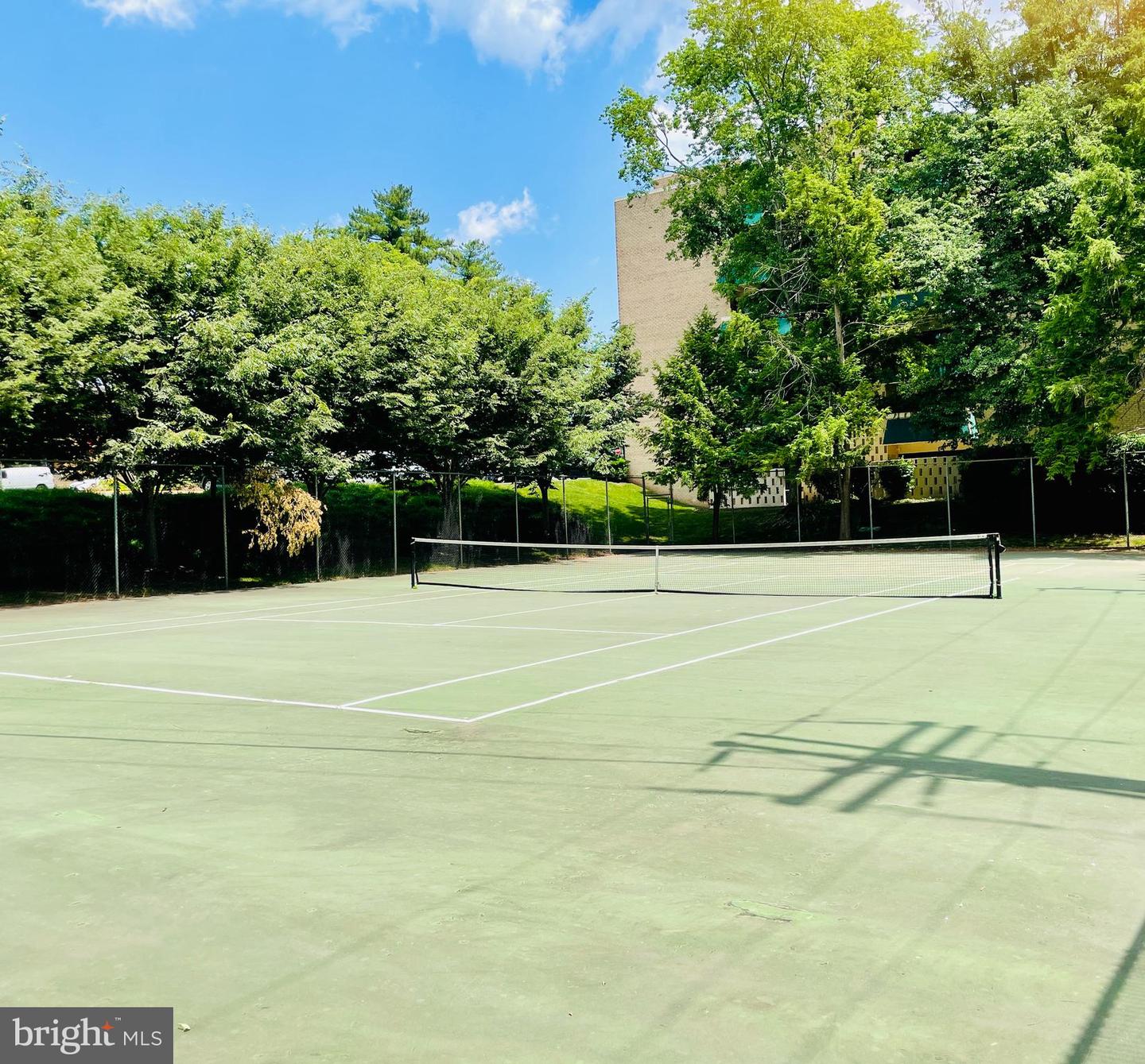 6137 Leesburg PIKE Unit: 604