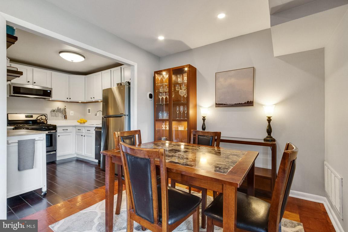 6137 Leesburg PIKE Unit: 604