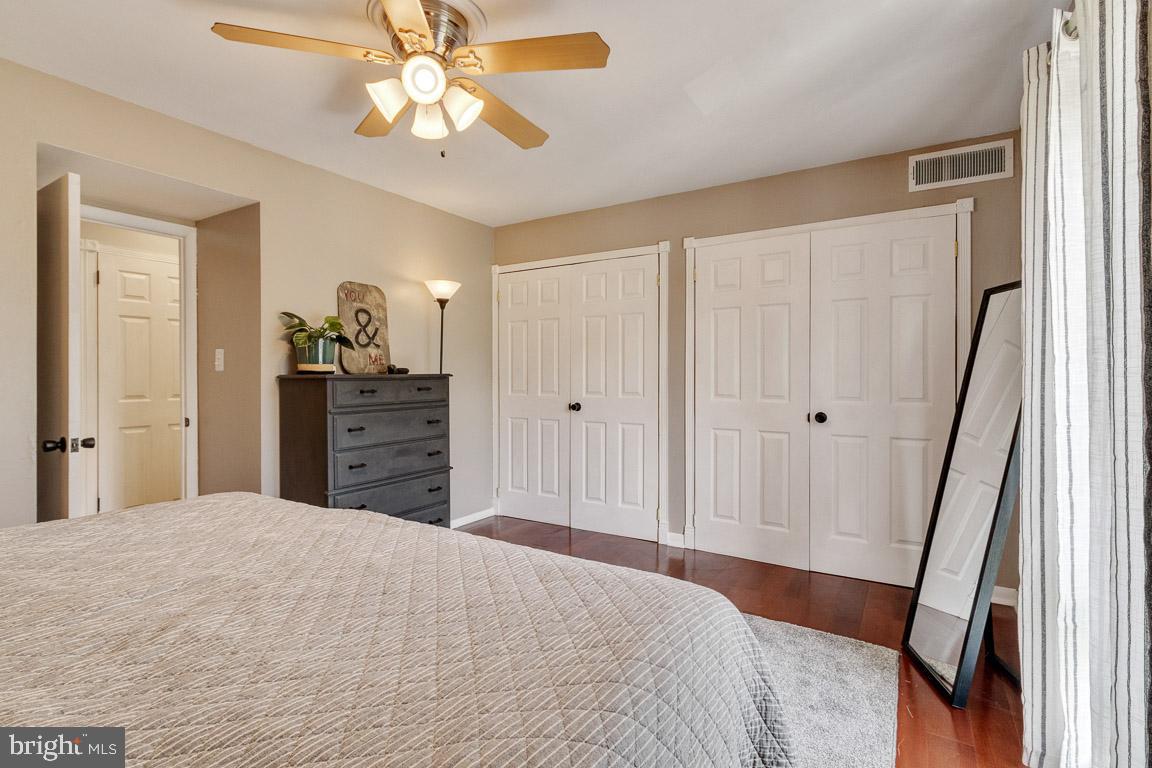 6137 Leesburg PIKE Unit: 604