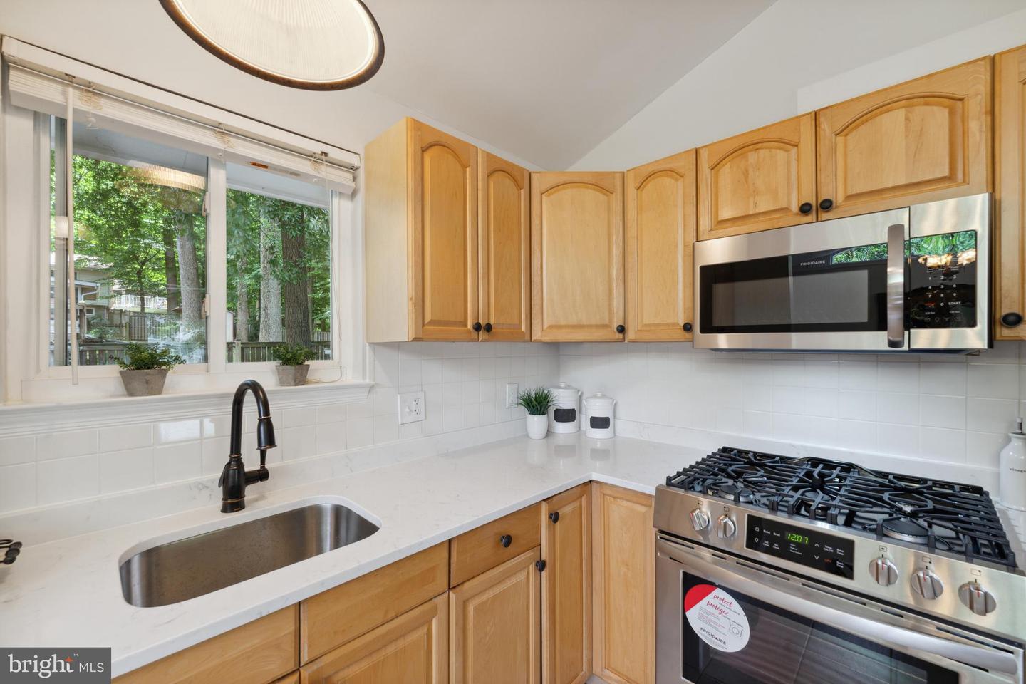 9895 Becket COURT