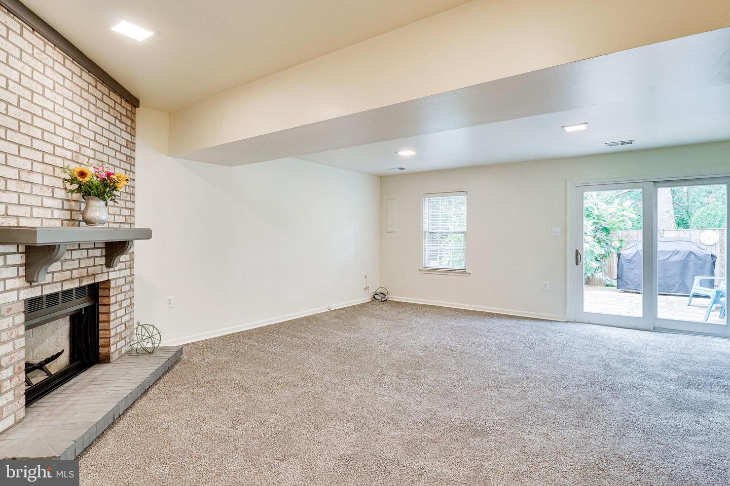 5526 Lakewhite COURT