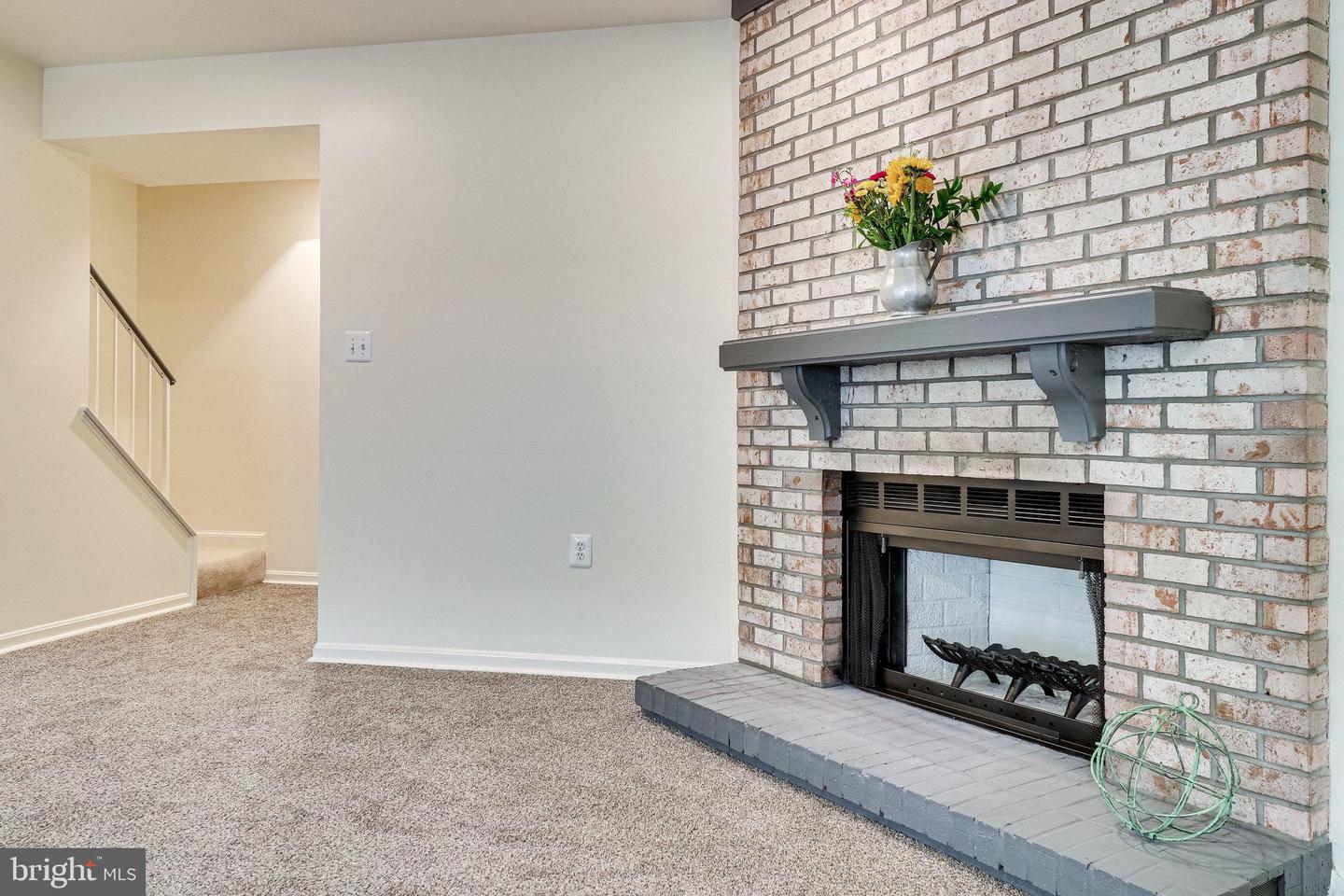 5526 Lakewhite COURT