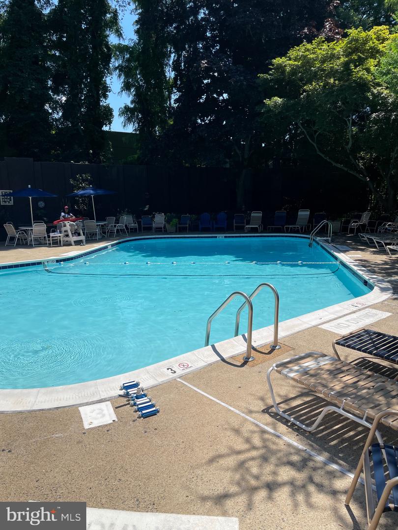 10100 Oakton Terrace ROAD Unit: 10100