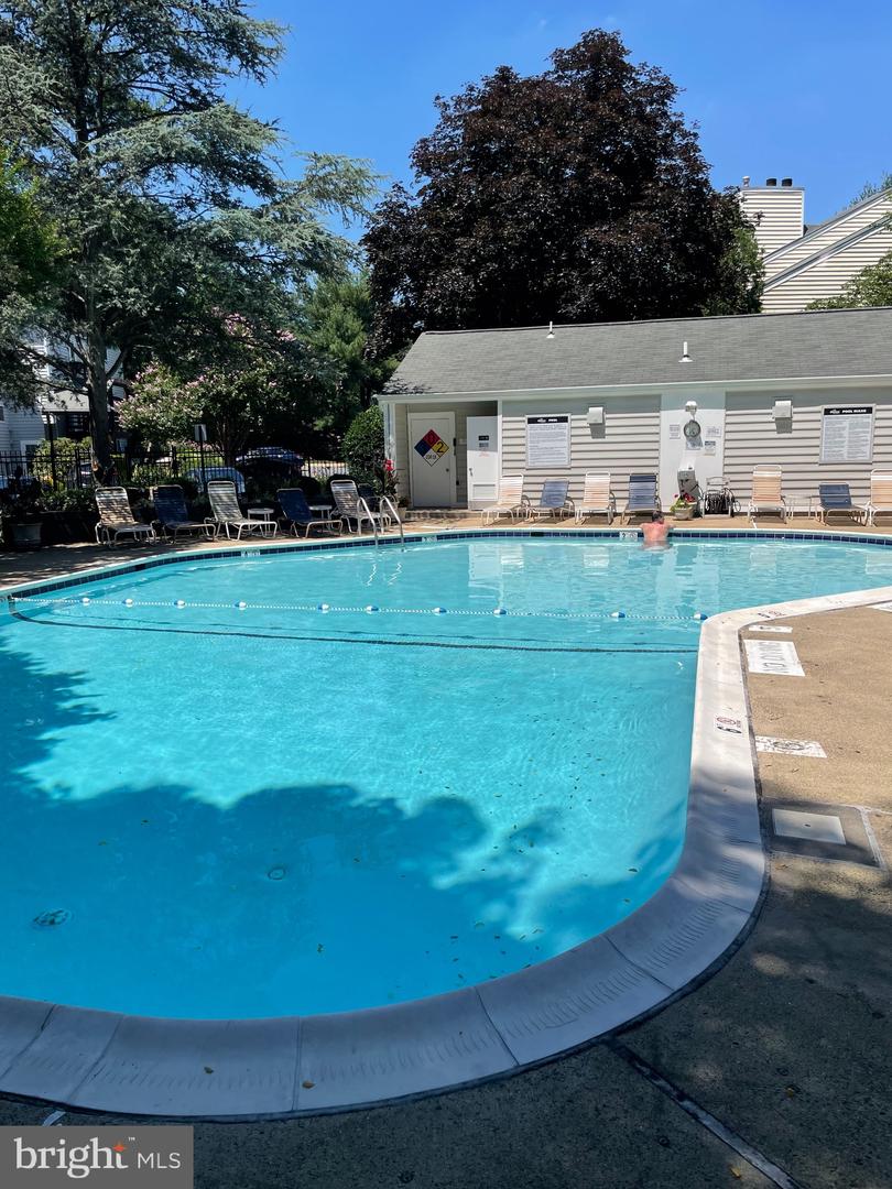 10100 Oakton Terrace ROAD Unit: 10100