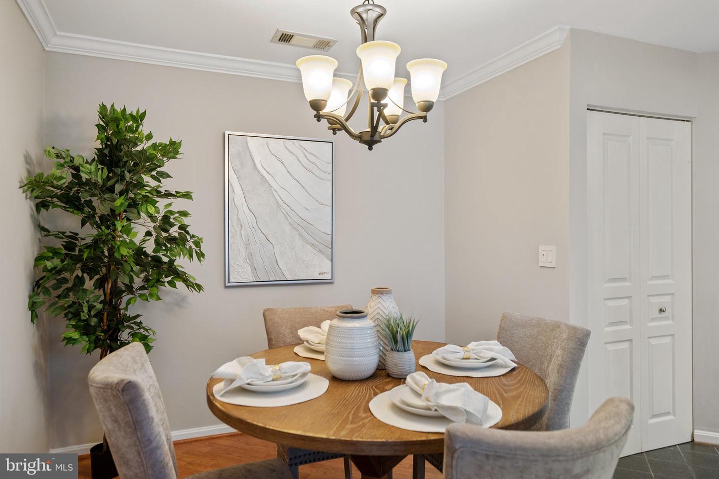 5575 Seminary ROAD Unit: 316