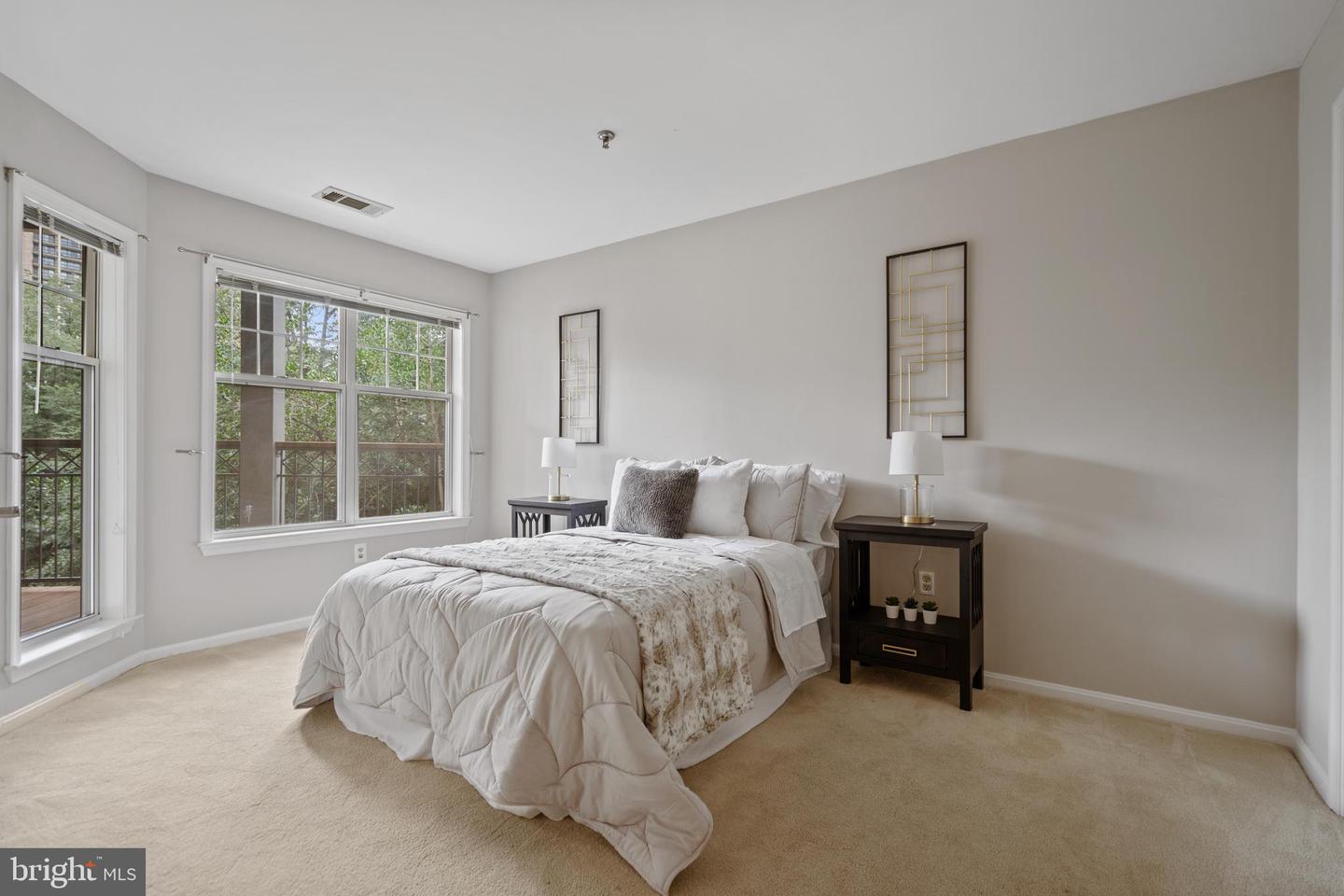 5575 Seminary ROAD Unit: 316