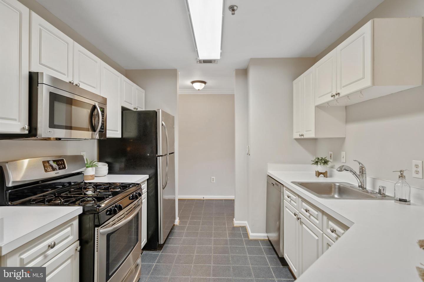 5575 Seminary ROAD Unit: 316