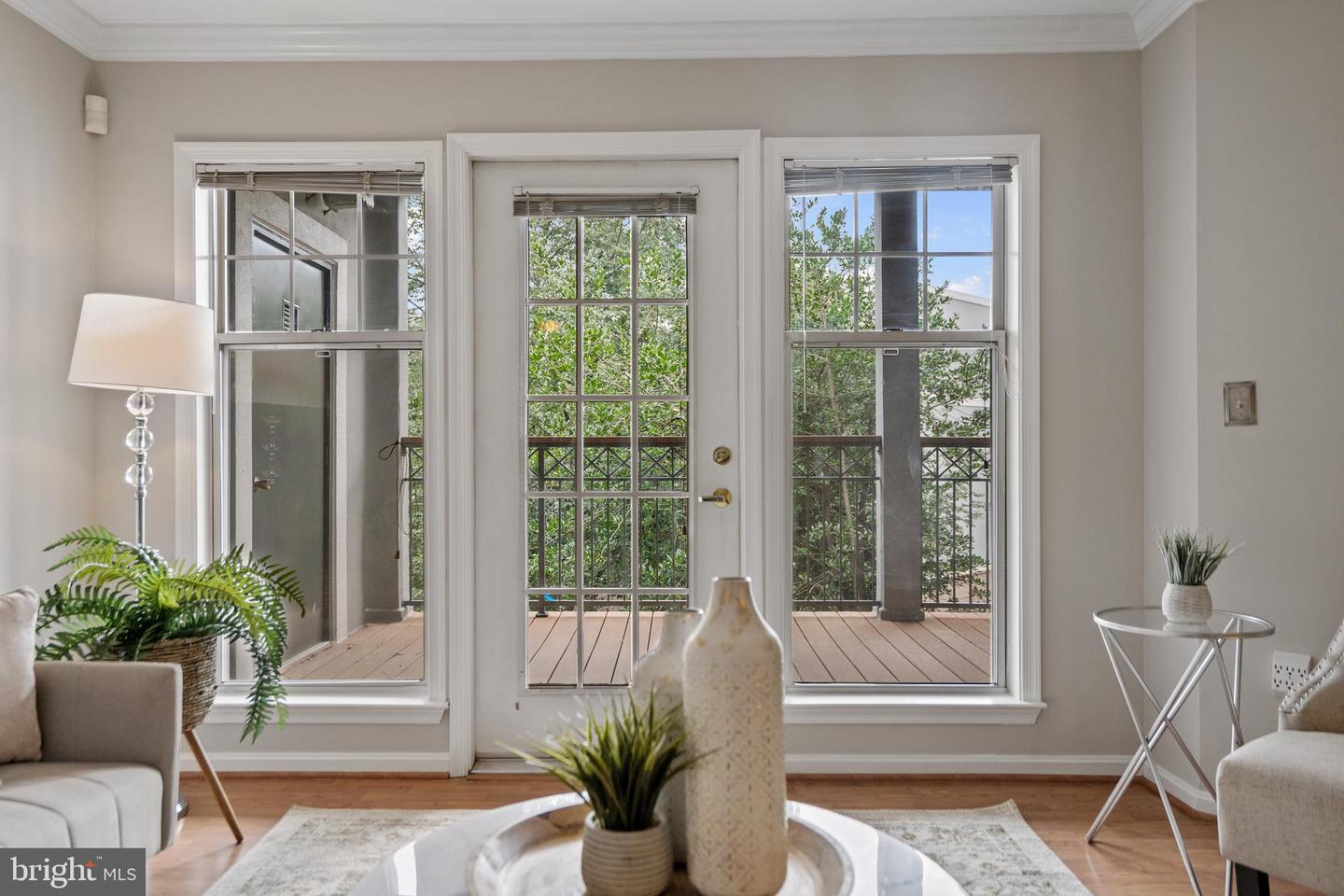 5575 Seminary ROAD Unit: 316
