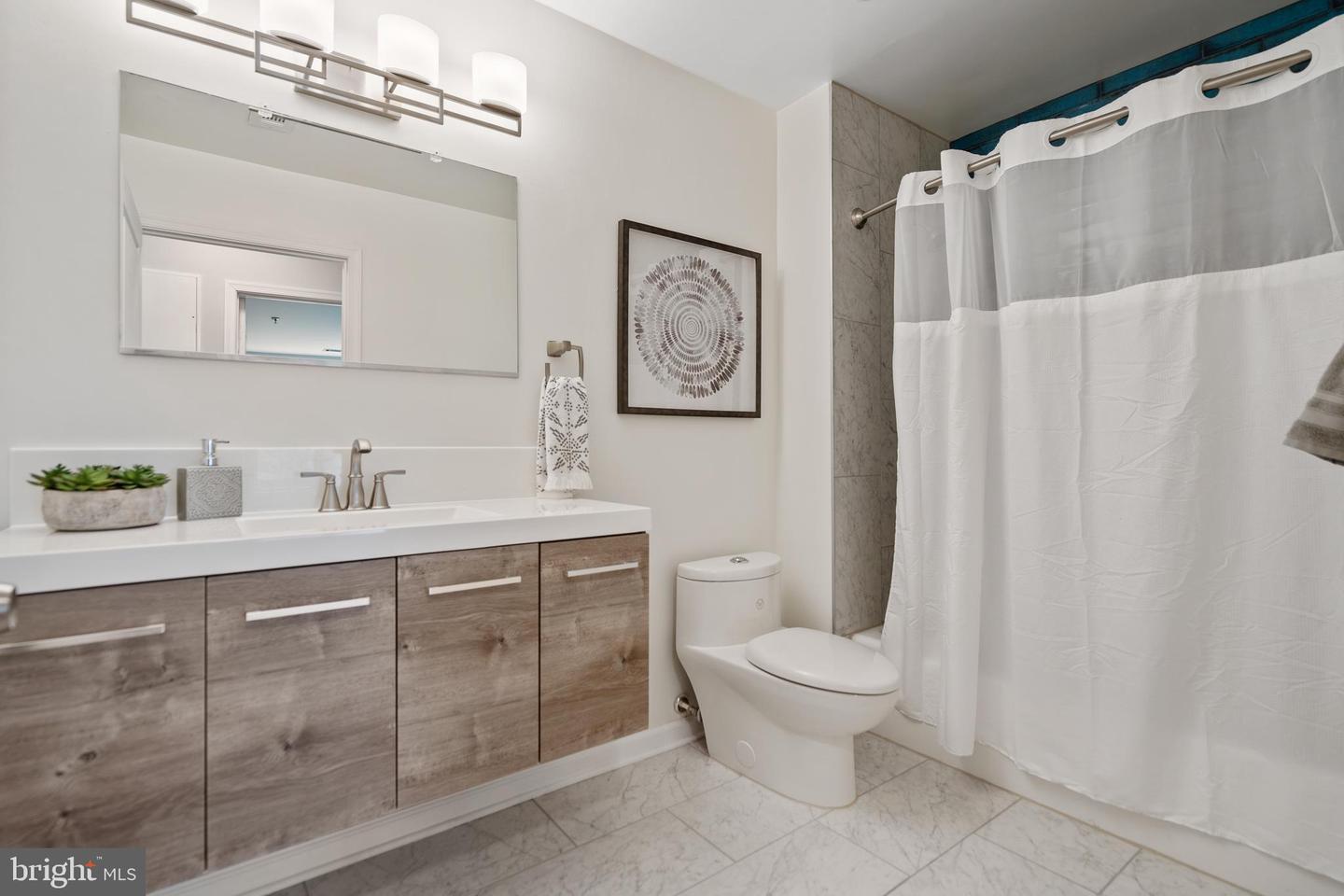 5575 Seminary ROAD Unit: 316