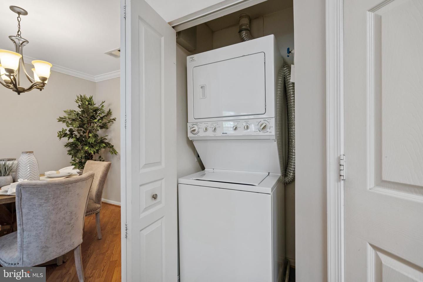 5575 Seminary ROAD Unit: 316
