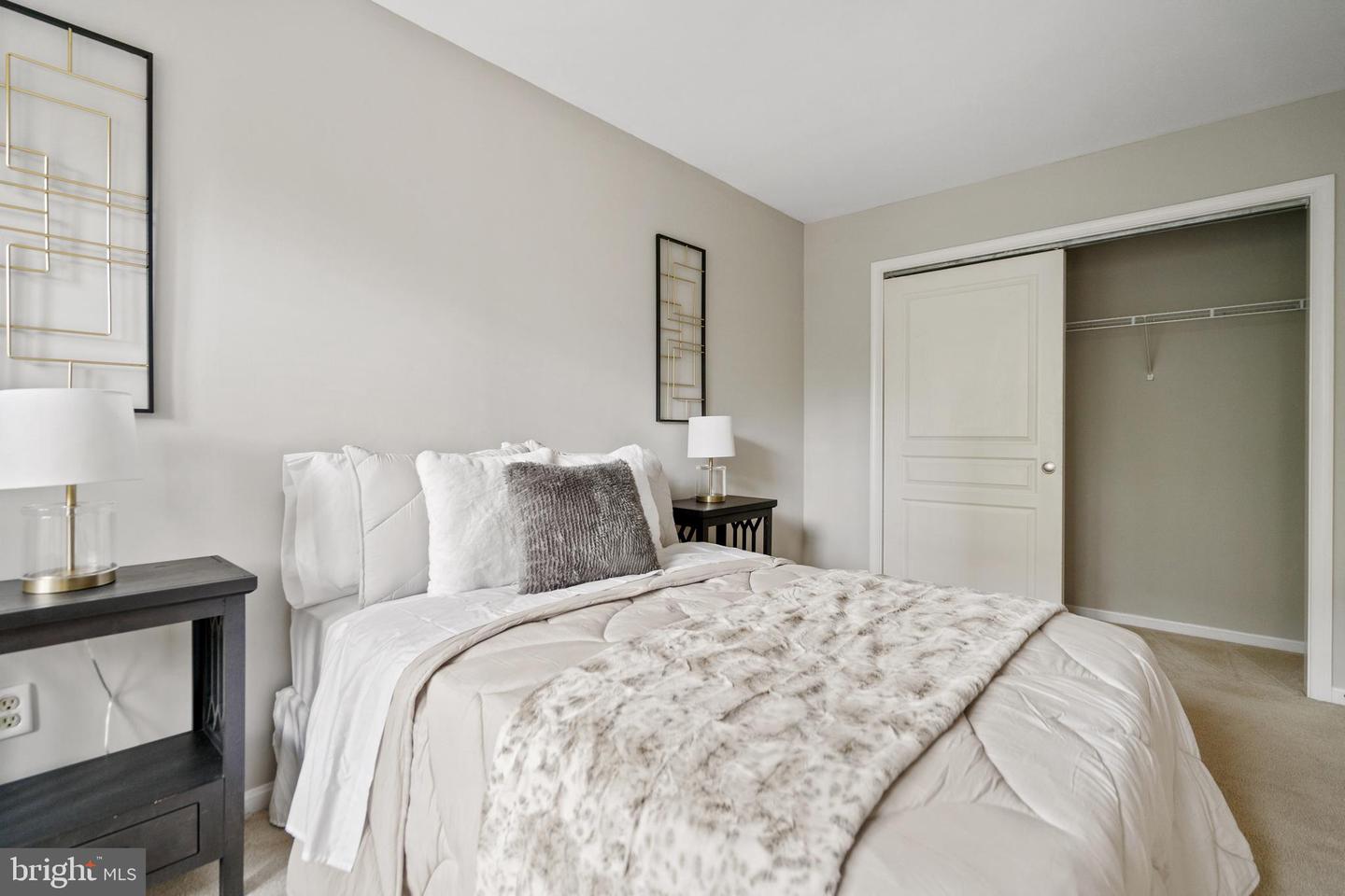 5575 Seminary ROAD Unit: 316