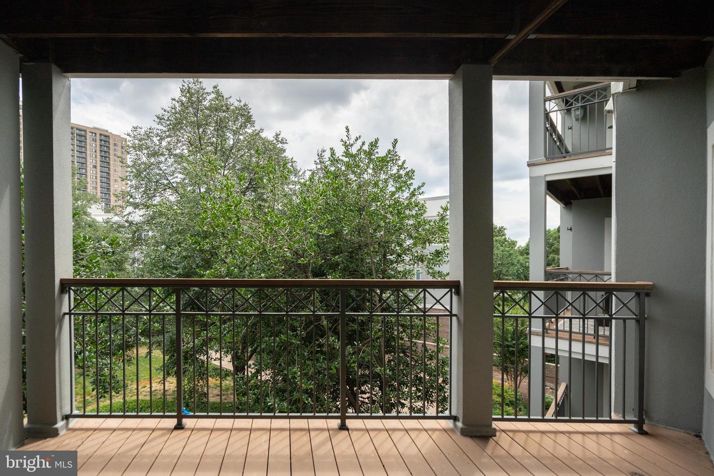 5575 Seminary ROAD Unit: 316