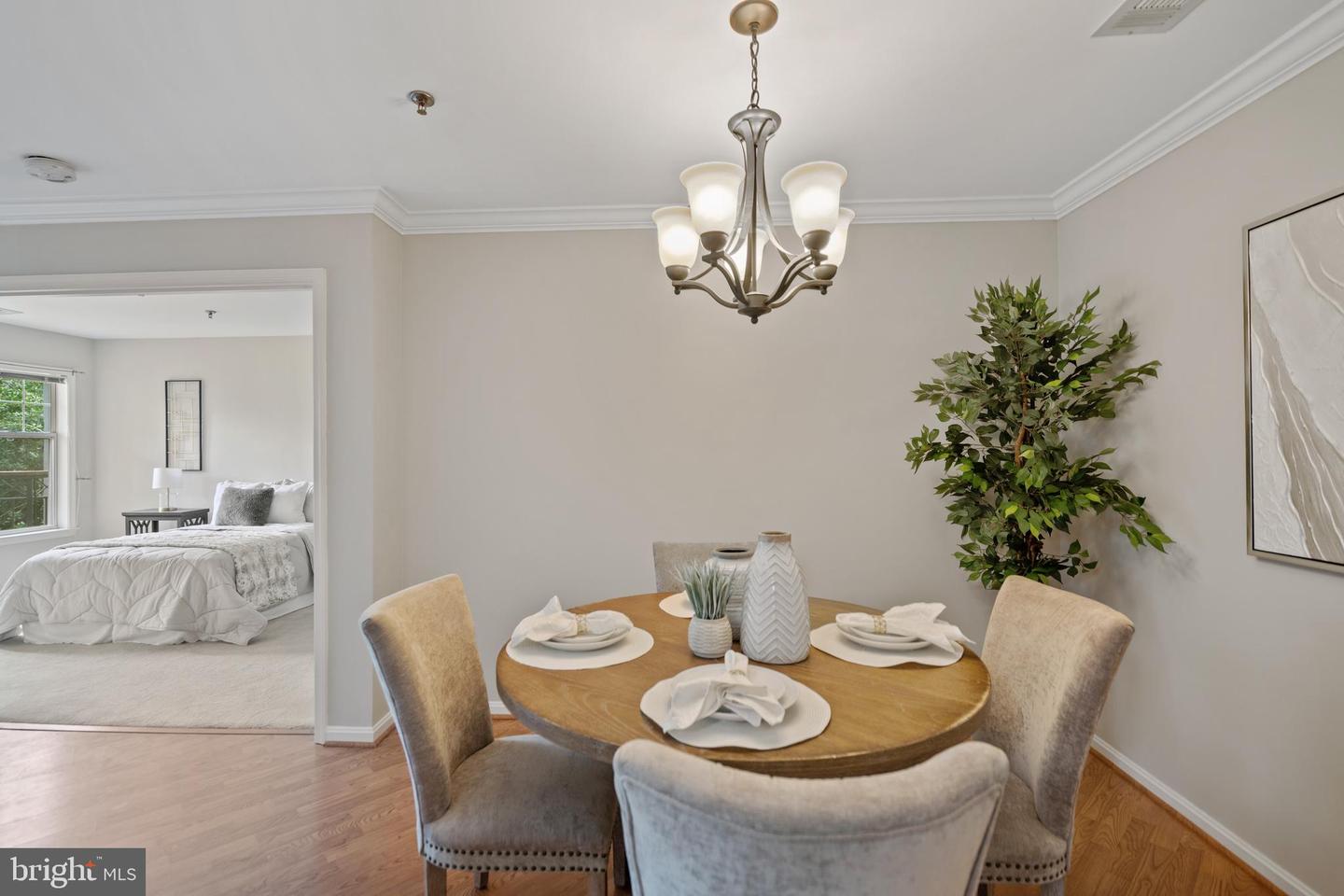 5575 Seminary ROAD Unit: 316