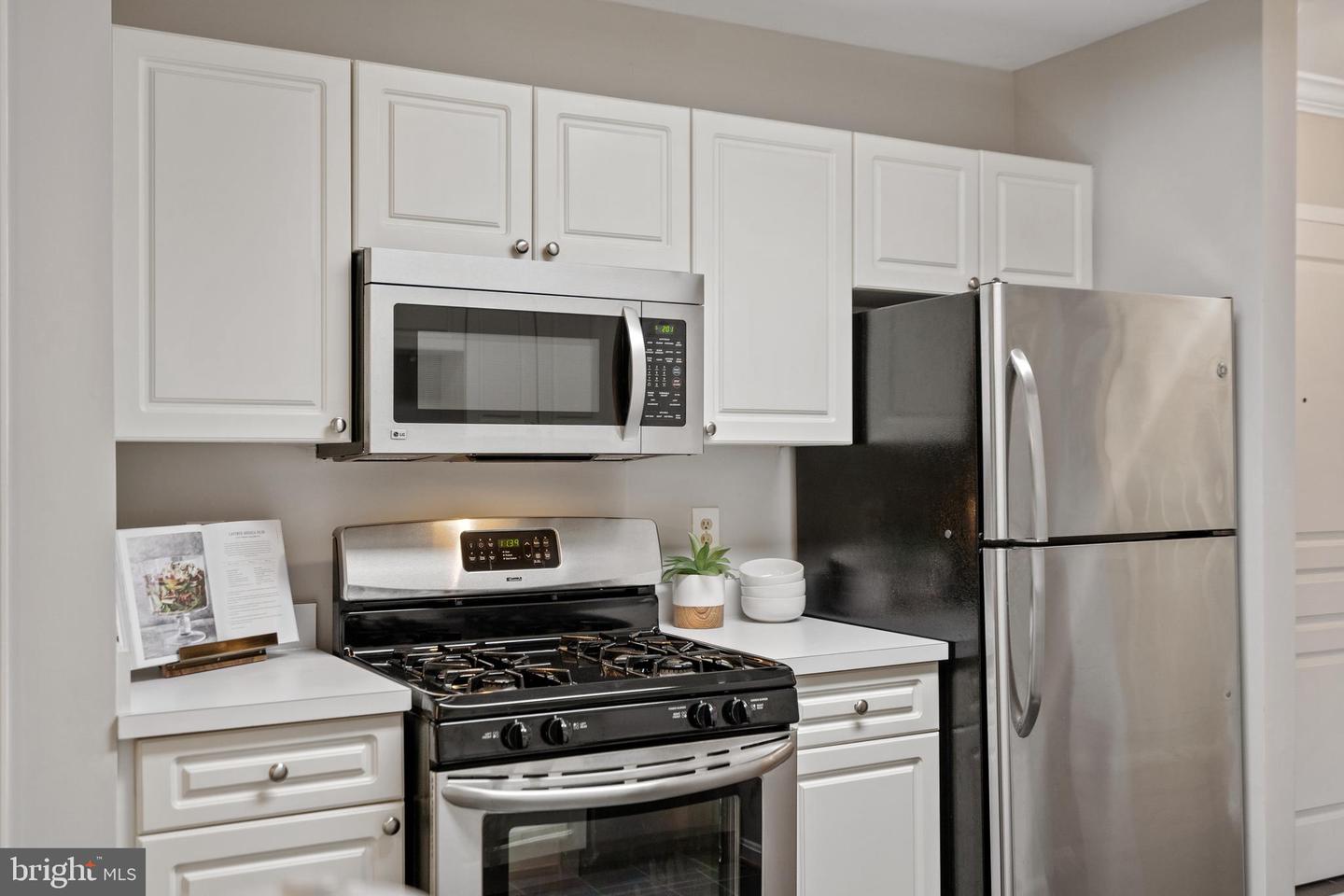 5575 Seminary ROAD Unit: 316