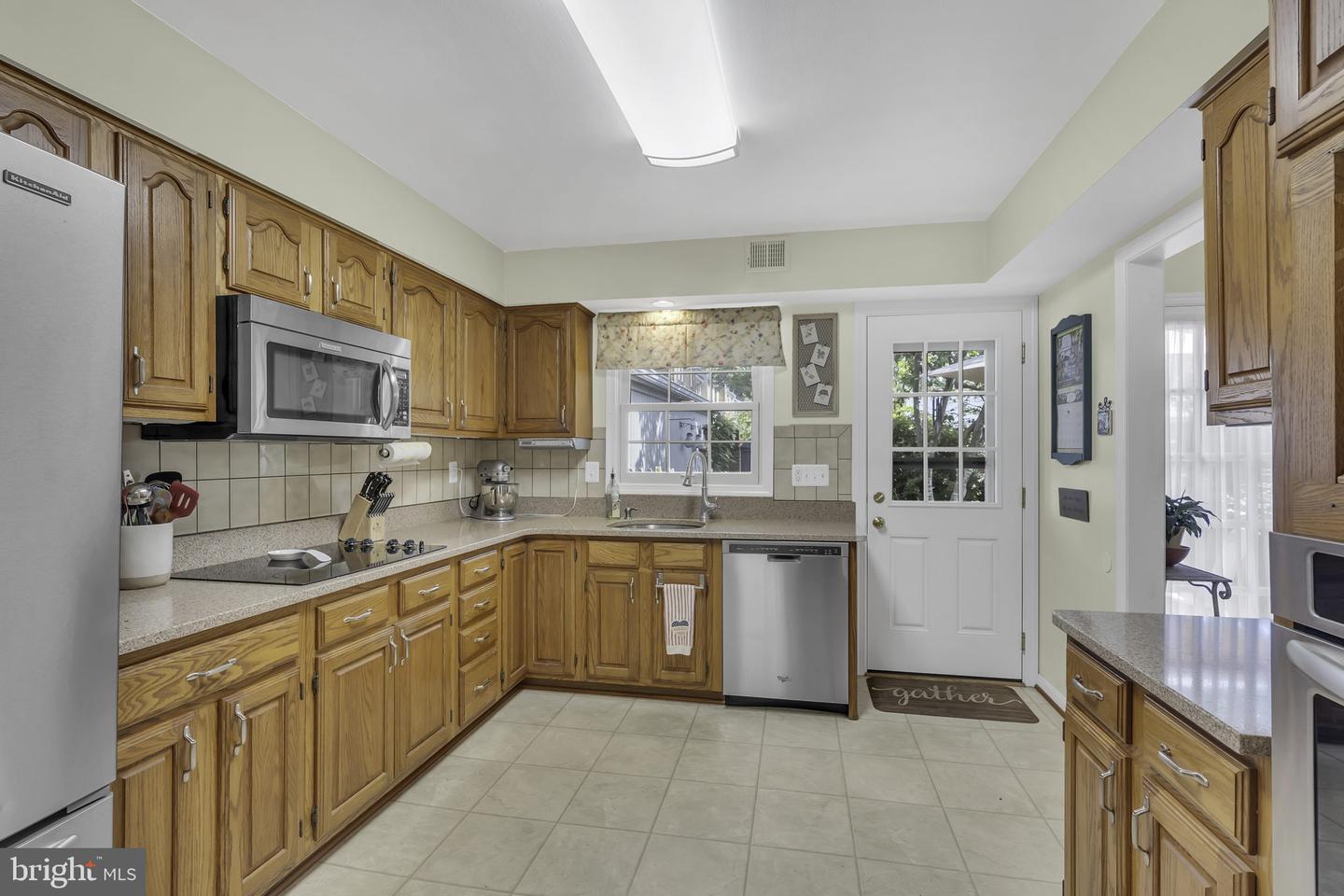 8312 Wickham ROAD