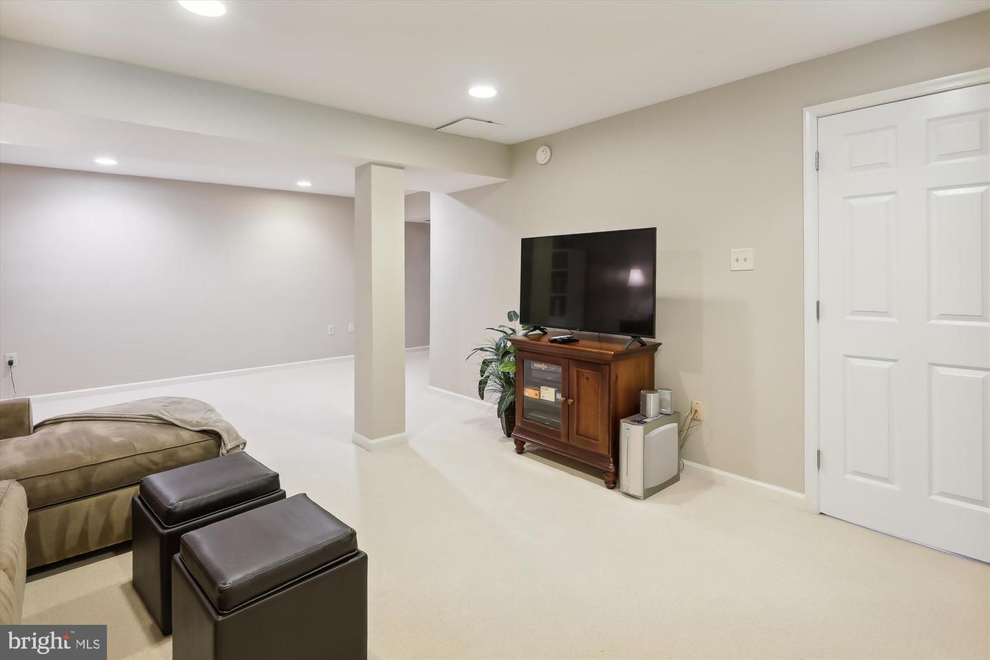 4126 Nomis DRIVE