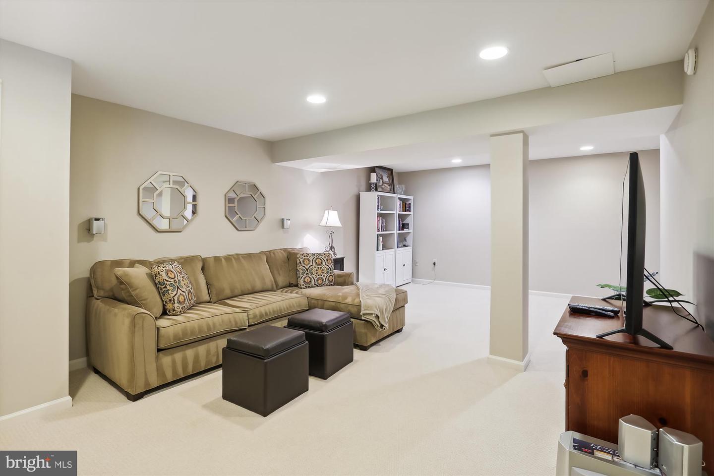 4126 Nomis DRIVE