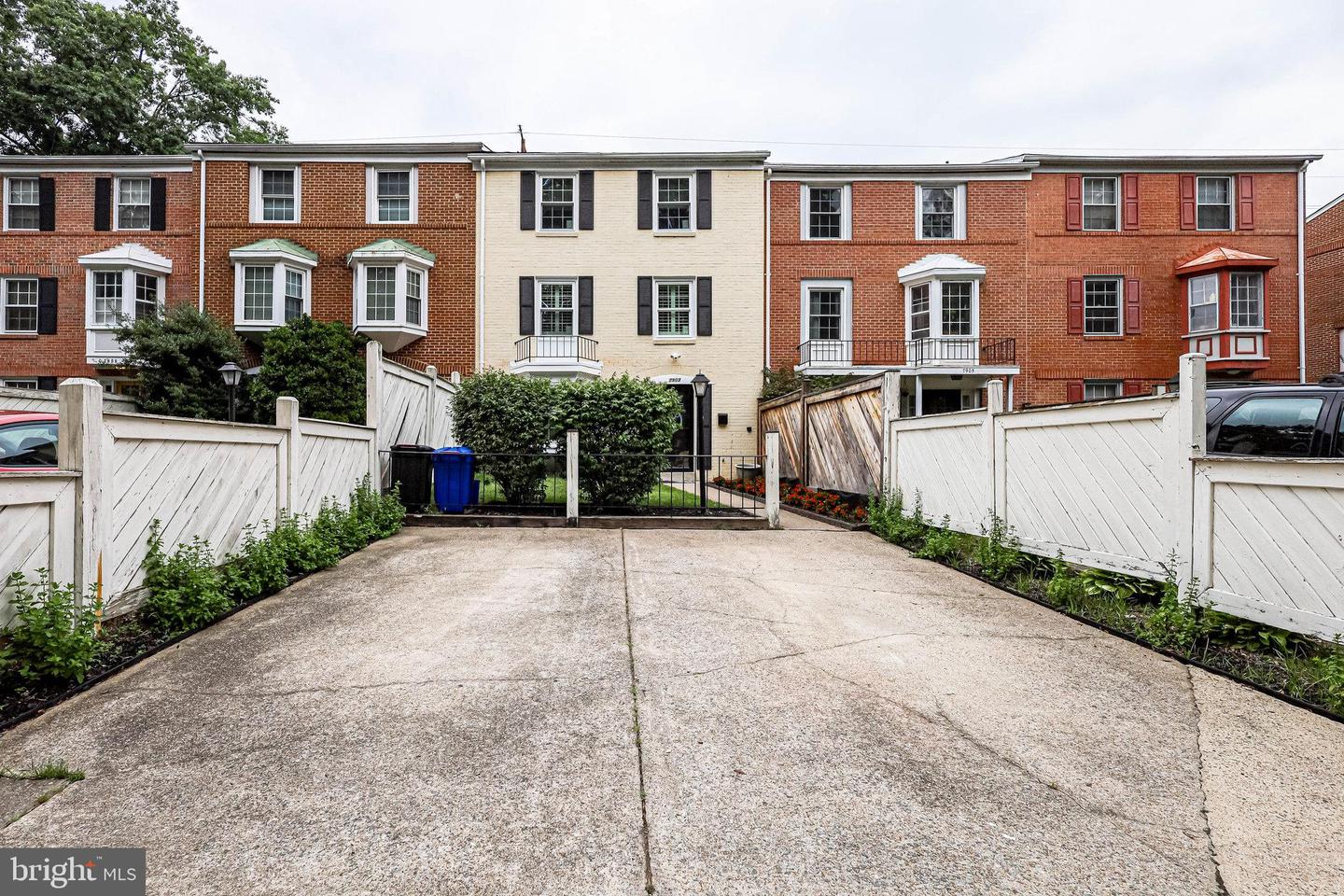 7903 Central Park CIRCLE