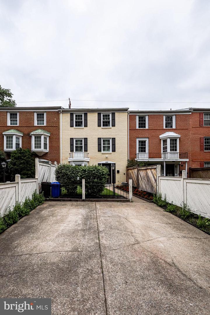 7903 Central Park CIRCLE