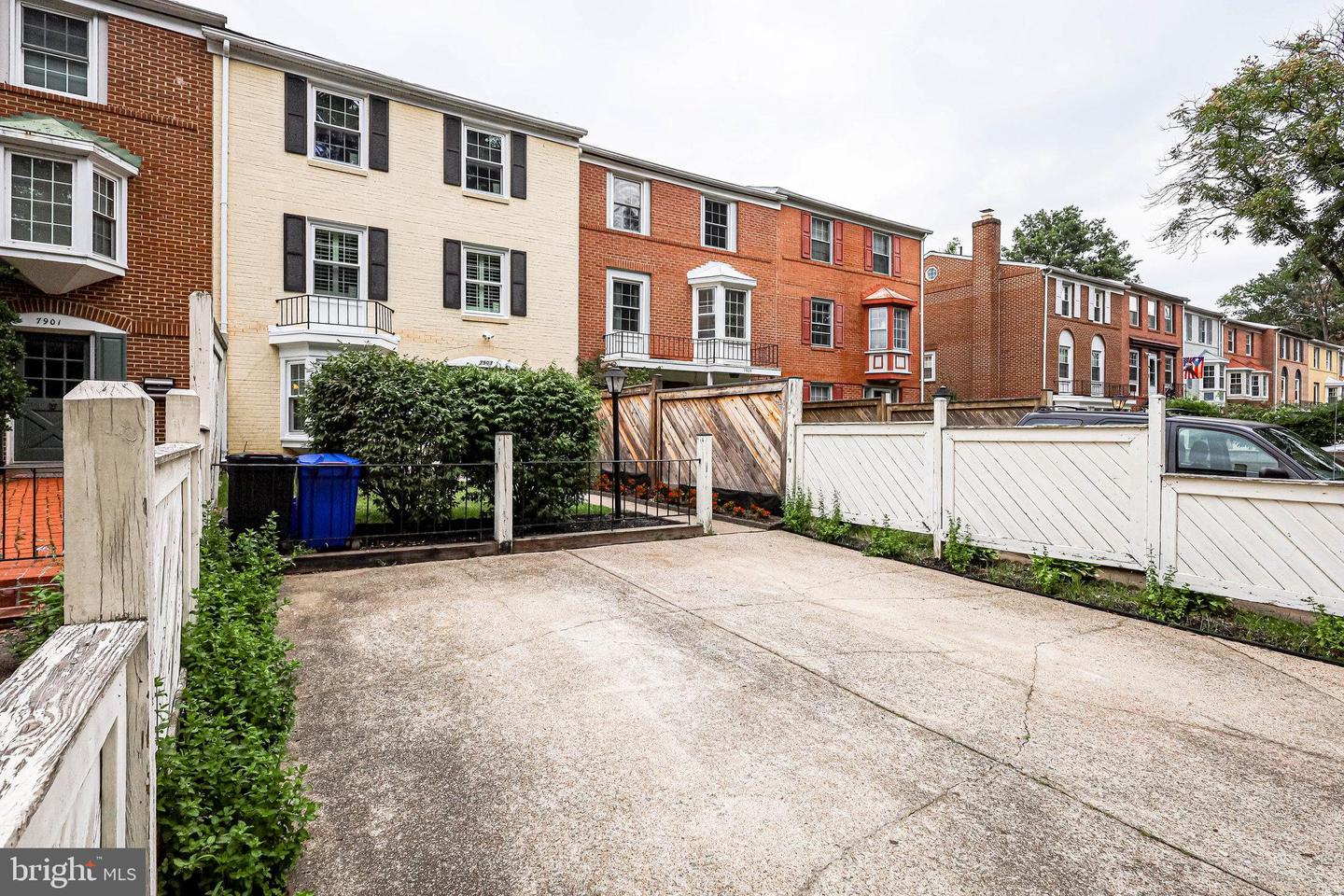 7903 Central Park CIRCLE