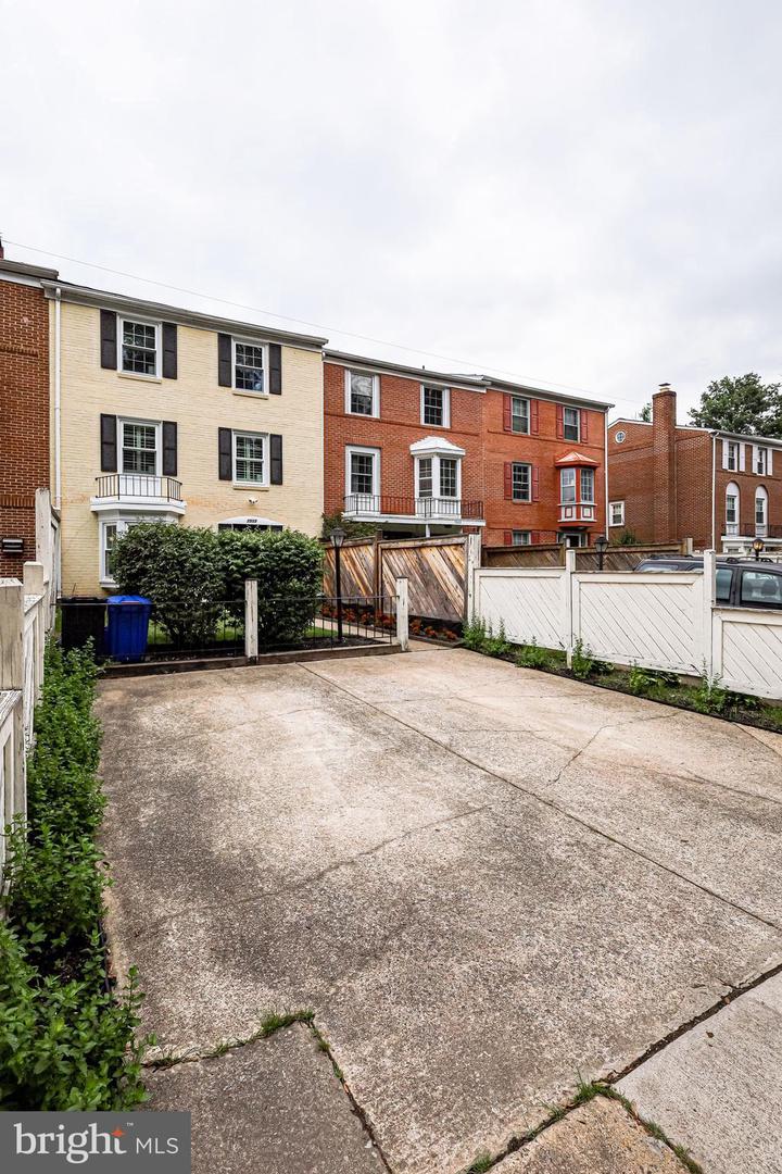 7903 Central Park CIRCLE