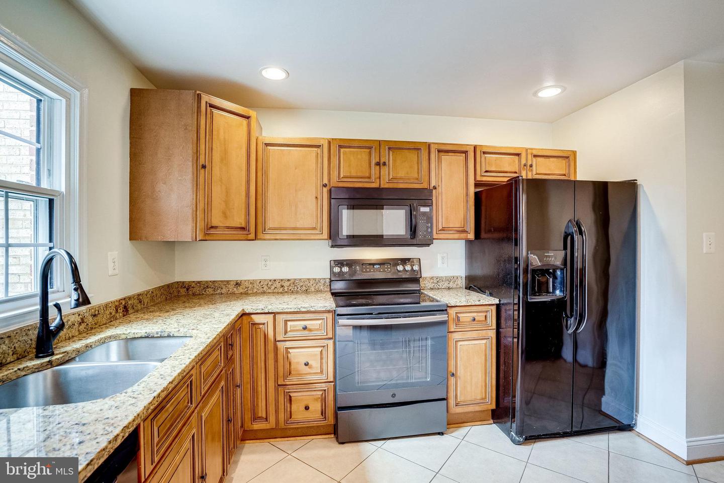 4516 Maxfield DRIVE