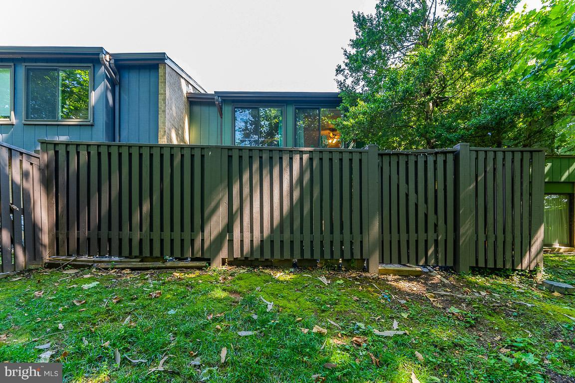 1791 Ivy Oak SQUARE