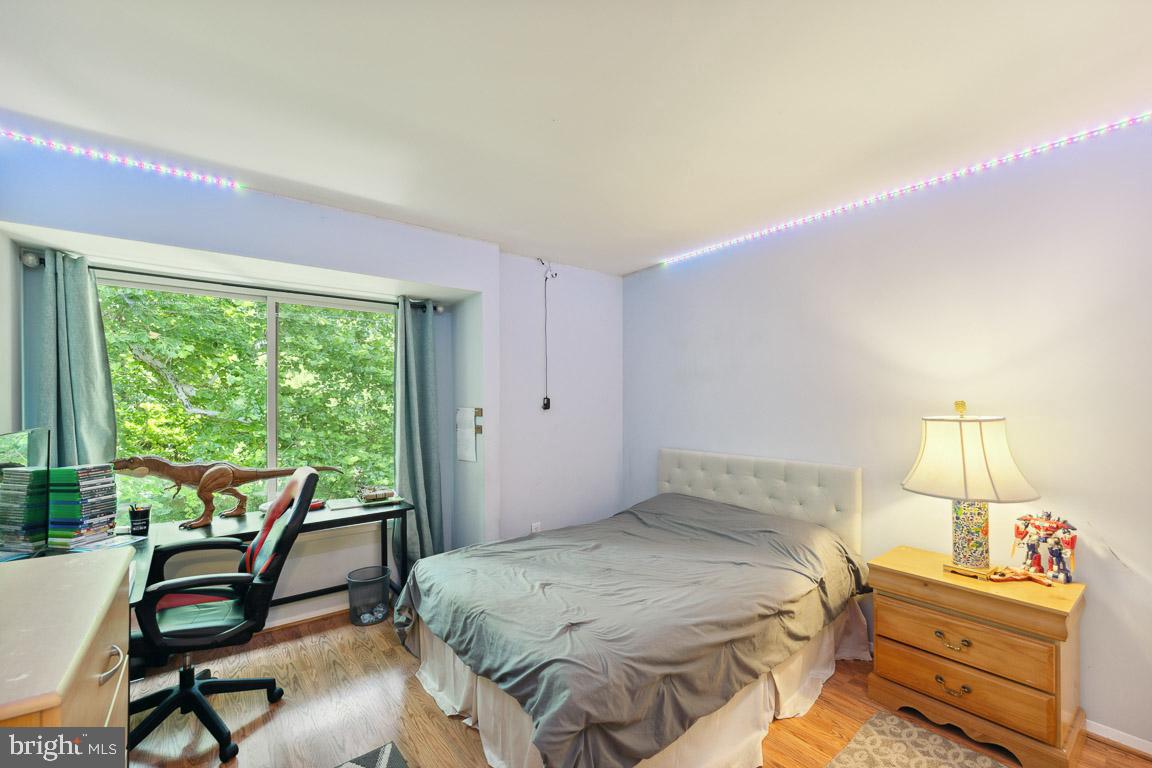 1791 Ivy Oak SQUARE