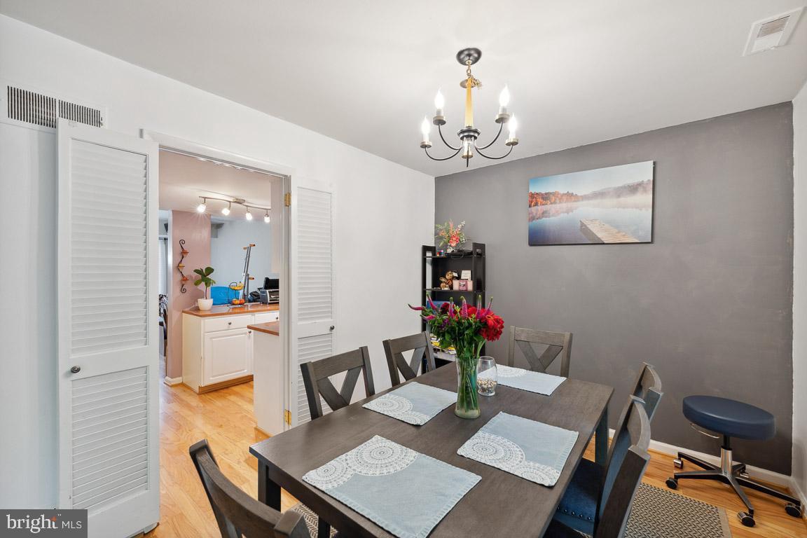 1791 Ivy Oak SQUARE
