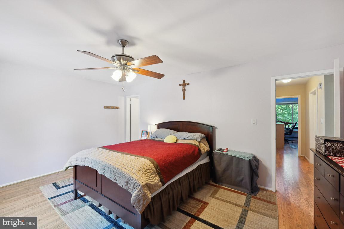 1791 Ivy Oak SQUARE