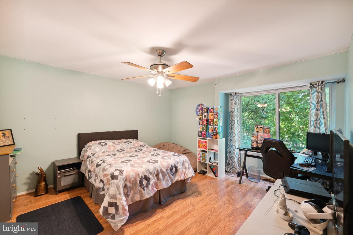 1791 Ivy Oak SQUARE