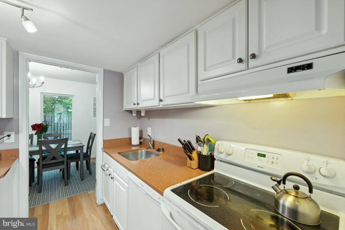 1791 Ivy Oak SQUARE