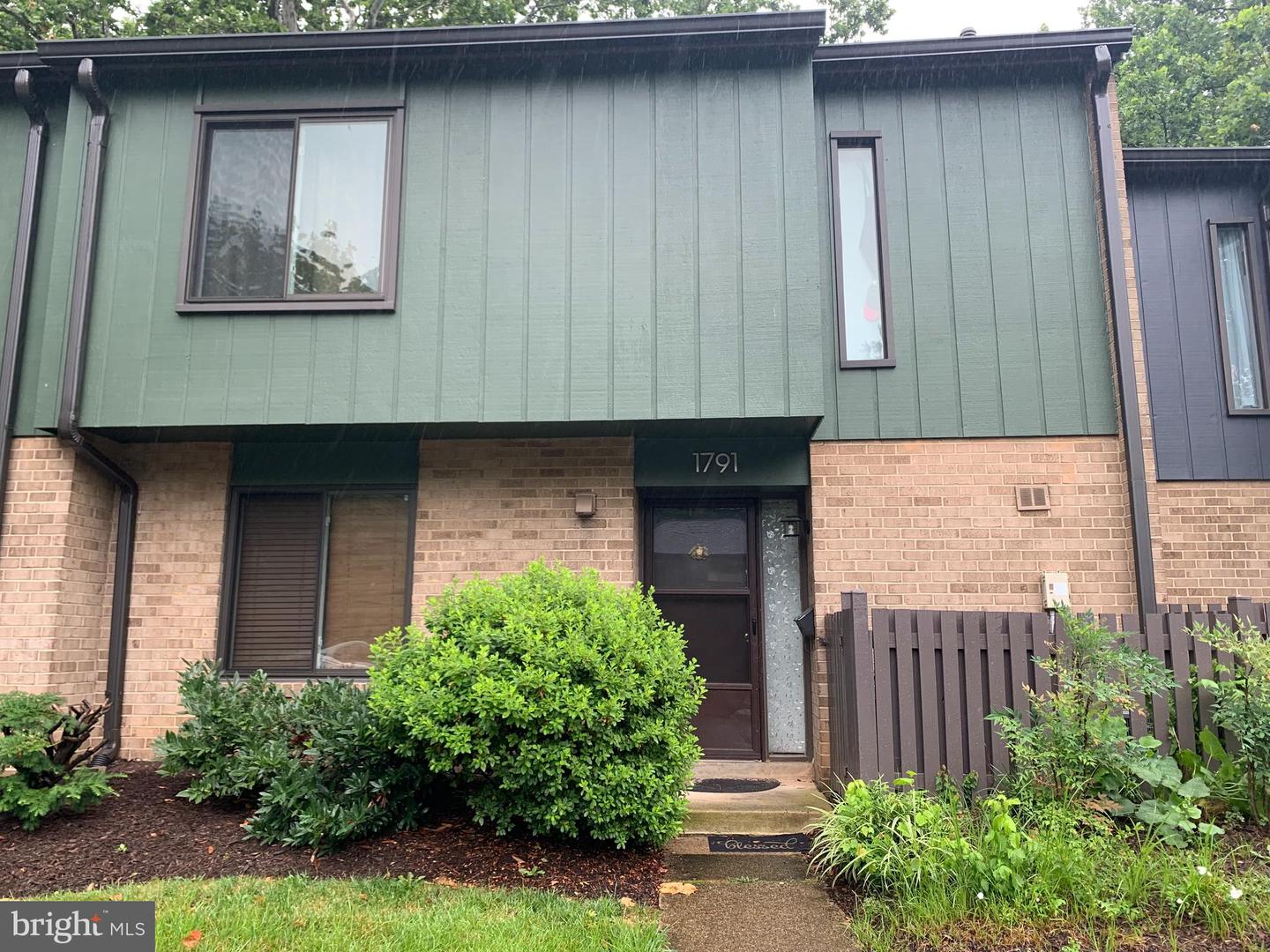 1791 Ivy Oak SQUARE
