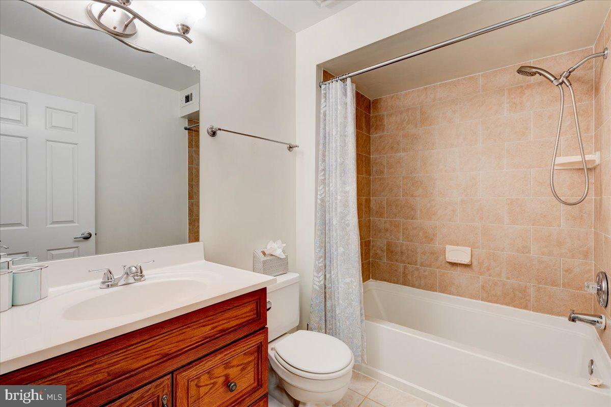 8600 Shadwell DRIVE Unit: 6