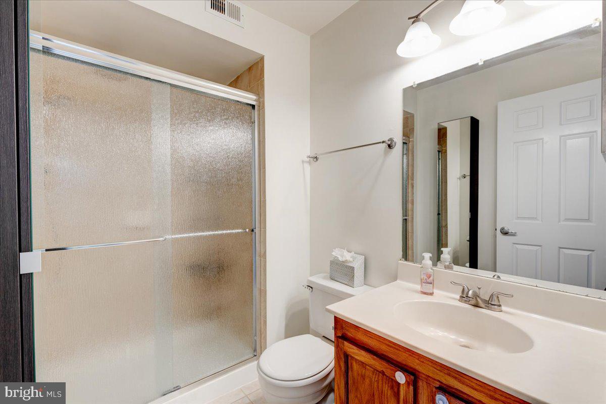 8600 Shadwell DRIVE Unit: 6