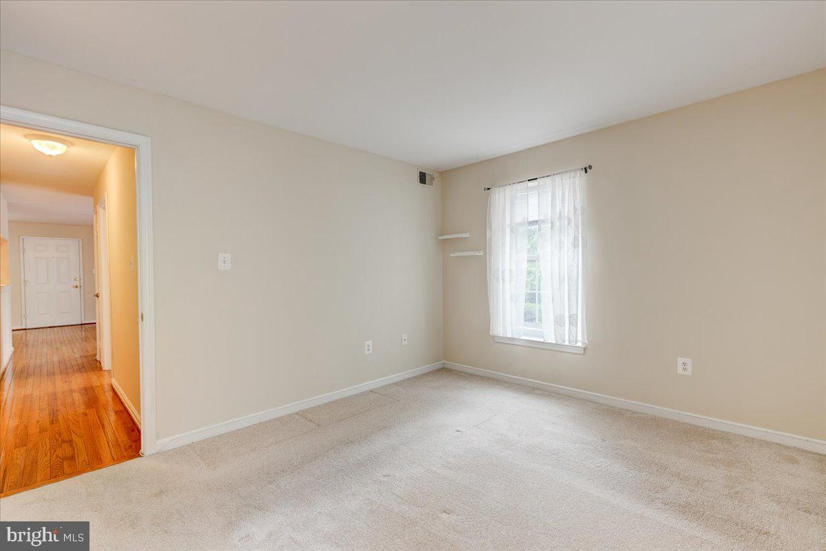 8600 Shadwell DRIVE Unit: 6